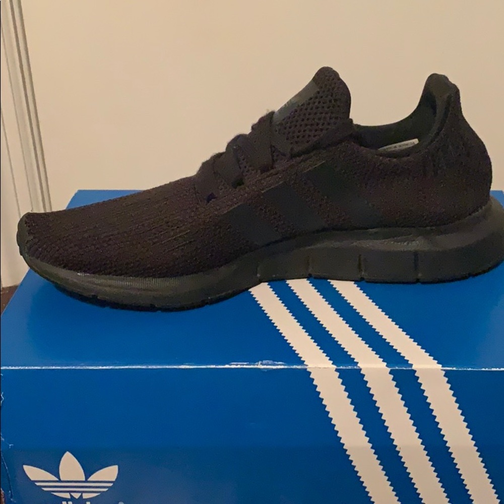 Adidas - Picture 3 of 3